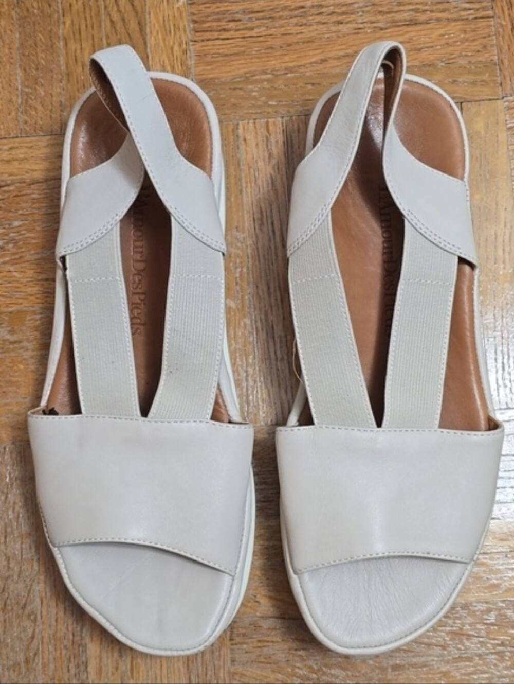L'Amour Des Pieds Vyvyan Sandal - Stone
